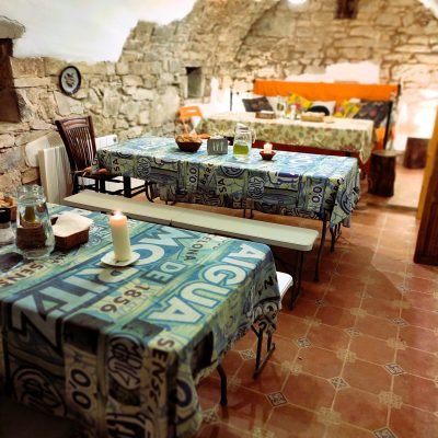 Comedor de Masia cal Miquel, capacidad hasta 30 comensales.